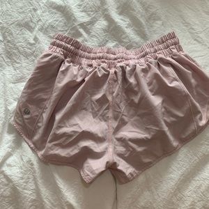 Pink Lululemon hotty hot low rise 2.5”